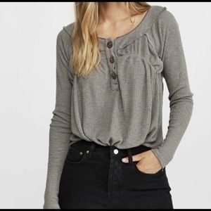 WE THE FREE GREY Must Have‎ Henley Thermal Top